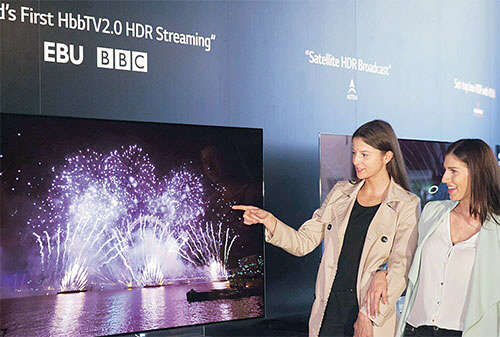 LG전자는 독일 베를린에서 열리는 IFA 2015에서 BBC 등 유럽의 유력 방송사와 함께 HDR 컨텐츠 송 수신 기술을 시연할 계획이라고 2일 밝혔다. LG전자 제공